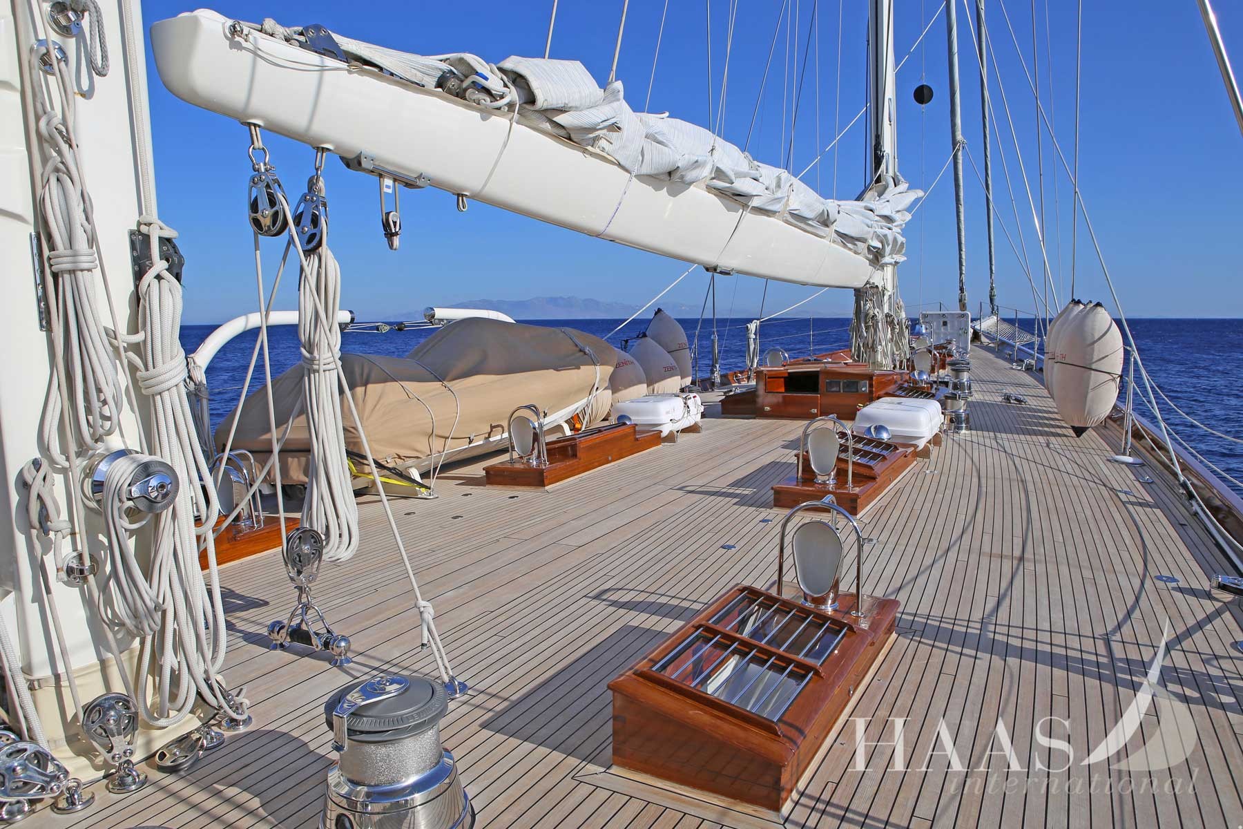 18-ZENITH-©ManfredHaas-Deck